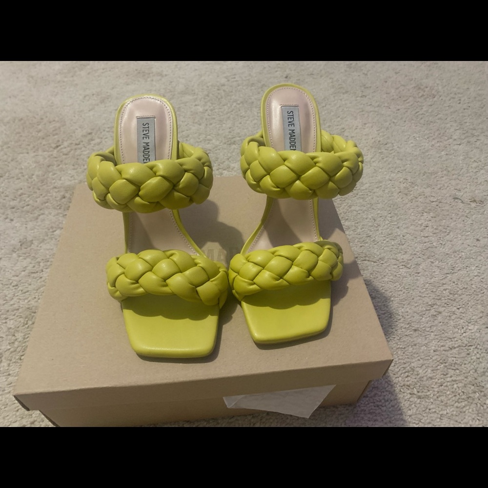 Steve Madden “Kenley Citron”